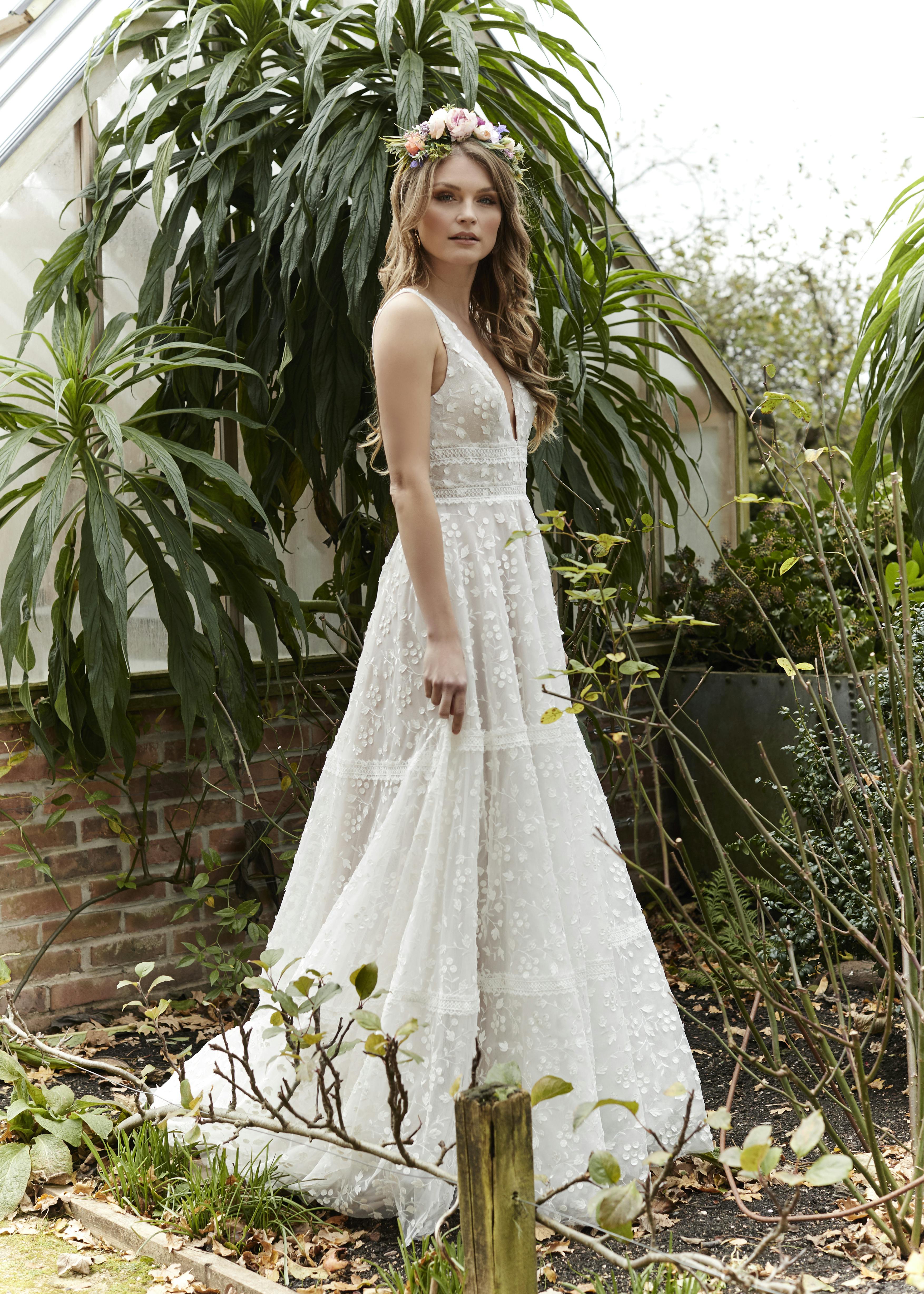 Wedding dress: Angelica