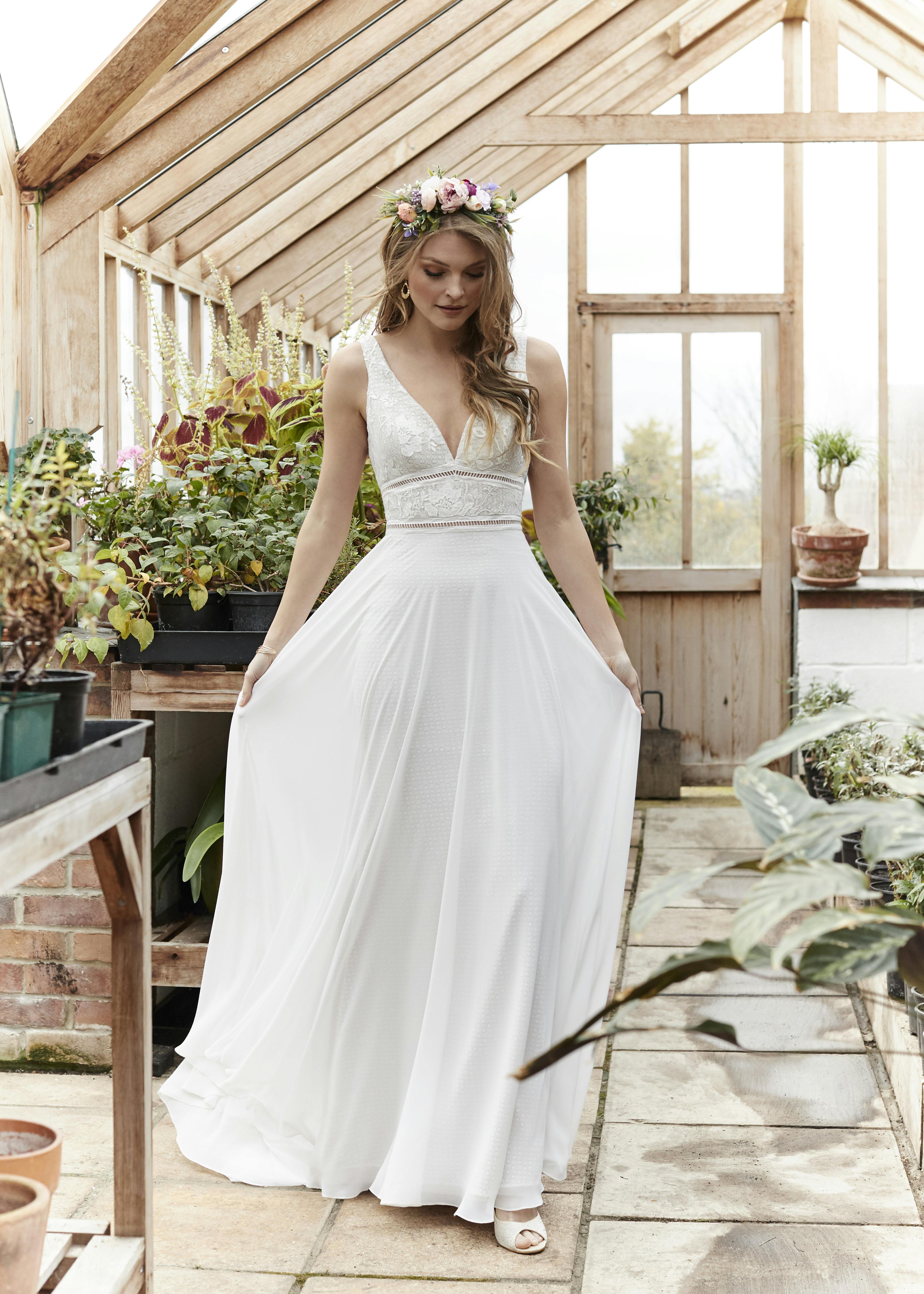 Wedding dress: Tulsi